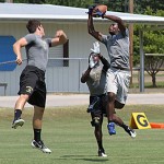 seven46 Vardaman’s Donta Walker goes up between two Cleveland defenders to pull a pass down. Photo by Joel McNeece